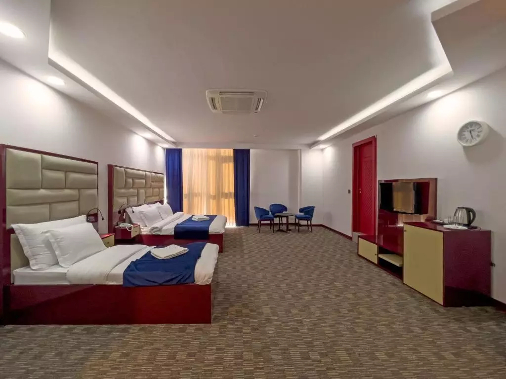 Denis hotel
